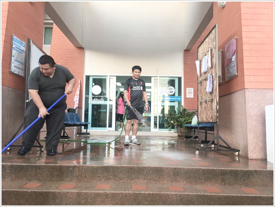 ﻿สำนักงานบังคับคดีจังหวัดอุบลราชธานี จัดกิจกรรม Big Cleaning Day เพื่อป้องกันการแพร่ระบาดของโรคติดเชื้อไวรัสโคโรนา 2019 (COVID-19)